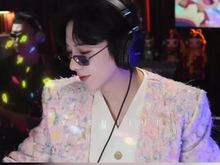 好笑、好听又好玩的《过火》 康乃馨音乐节6.0
~有《过火》吗
~我说没说过不允许点菜
~我说没说这句话
~你是听不懂中文吗
~还是说我口音太重了
~你听不懂普通话
~这直播,怎么播的这么上火
~太气人了
…
~来,唱个《过火》
~主厨有点太宠了
~也没有
…
#刘宇宁直播
#向全世界安利刘宇宁
#康乃馨音乐节
@抖音娱乐 @抖音音乐 @抖音小助手 #宝藏歌手