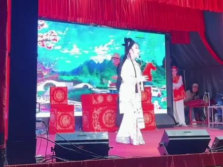 @胡一刀(开口笑) @虎牙妹新月~168