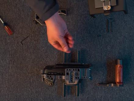 如何装配BMPCC4K的Tilta高级笼套件