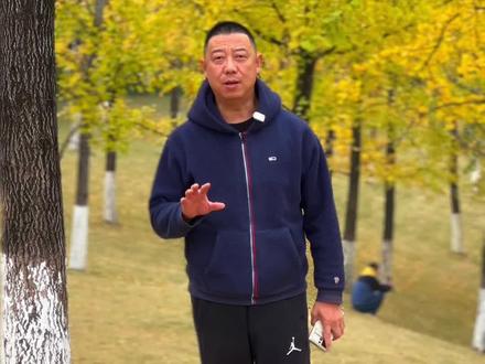 中央公园的银杏黄了#重庆dou知道 #重庆美好推荐官 #中央公园 #银杏黄了 @林海读车