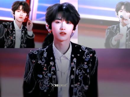 接下来是站姐镜头下的左奇函