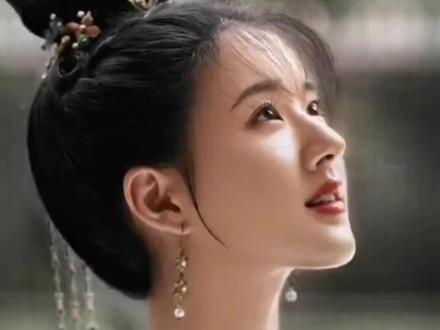 预祝所有姐妹中秋节快乐!中秋节小白兔发型来啦,快艾特你的那位学会为你扎!#中秋节发型 #扎发教程 #编发教程 #女生必看 #测一测你适合什么发型