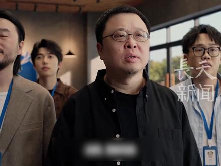 #瑞幸 官宣#罗永浩 为 “超大杯推荐官”复刻“中杯大杯特大杯” 打脸名场面,罗永浩意外重逢15年前的女店员,笑称女店员是自己“唯一恐惧的人”网友:谁懂这个服务员出来的那一瞬间!#星巴克 #搞笑