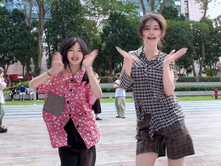 再文静的小女孩 沾上王七叶也会变得抽象✊ #不知火舞 #嘎嘎滴拉虾 #当不知火舞被官方玩梗 #不知火舞梗二创大赛