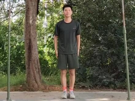 恭喜你,学会了杠上敬礼!#杠上敬礼 #单杠 #大学生