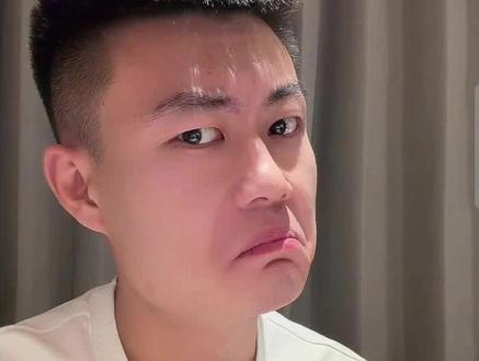 张堃鹏单挑赛后直播间展示形状! 聊起两个爱徒,爆笑不断!!#张堃鹏 #夏李傲 #周子轩 #帅家班 #形状