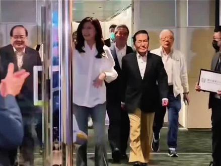 郑丽文刚回到台湾,民进党就发难,民众党摊牌,侯友宜彻底不装了