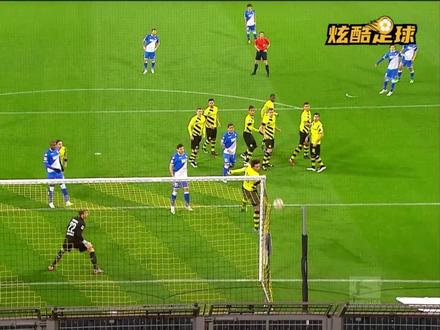 盘点足坛机智时刻,大巴黎上演开球杀 #机智时刻 #足球的魅力 #唯有足球不可辜负 @DOU+小助手