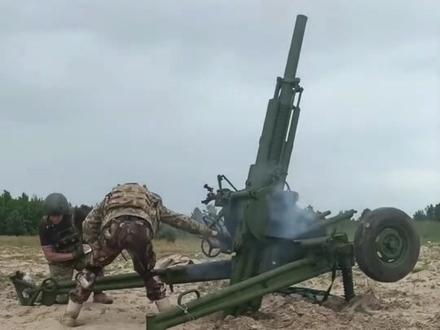 连发的迫击炮 #军迷发烧友