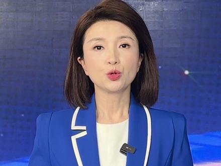 女游客身亡,只因开关提前松开。根据四川省华蓥市应急管理局的调查,瀑布秋千项目导致女游客坠亡事故的直接原因,是员工临场处置不当。该项目的正常释放点,离操作平台有10米左右的距离。而事发当天,游客刚离开平台,释放开关就提前松开,安全绳脱钩,游客坠落后撞到了突出的岩壁,导致悲剧的发生。
一个低级的操作失误,代价是一条生命。更令人细思极恐的是,调查发现,运营方根本拿不出安全生产教育培训记录。员工上岗靠的是现场示范教两下,关键的风险点、应急处置流程一概没培训过。
追责还不能止于"操作失误"。根据央视的报道:这种"大摆荡"项目,属于高度危险的商业性"冒险活动"。
目前,涉事责任人已被采取刑事强制措施。这起案件给那些高危冒险的文旅项目敲响了警钟。有些底线,是不能试探的。#新评 #瀑布秋千 #高危