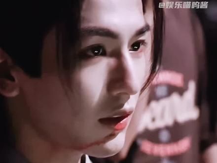 是以“母已去,父不配,唯谢天垂怜,虽居安不敢忘”疯批之下,是他悲凉又苦涩的童年。#宁安如梦 #谢危 #张凌赫 #美强惨