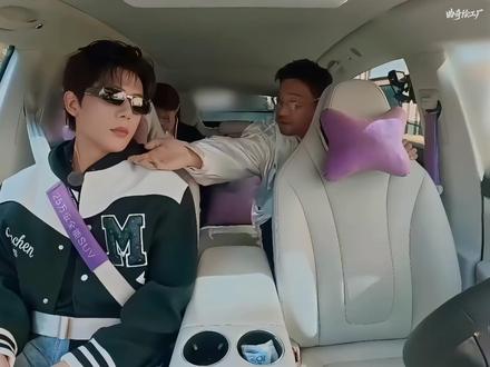 帅归帅,你们俩有点暧昧了哈 #综艺 #搞笑 #手绘 #王安宇 #胡先煦