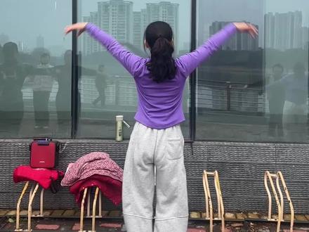 #古风健身操“半城沙”背面带跳完整版。原创:彩云七月,摄影:随缘。演示:小芳。#日常练舞记录