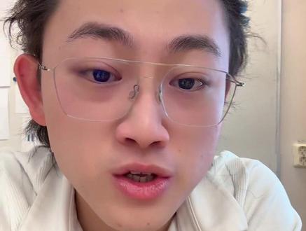 为什么老外身上很臭? #偏口鱼博士 #汗腺发达 #老外体味 #亚洲人 #白人 @偏口鱼博士