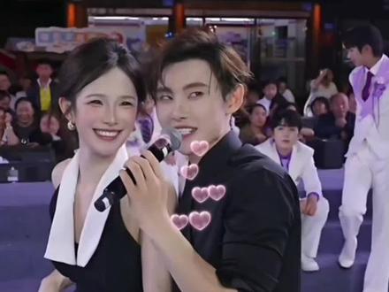 #龙浩天 #舞台上的甜蜜瞬间 #龙浩天 #龙浩天妹妹 #AI瑶瑶