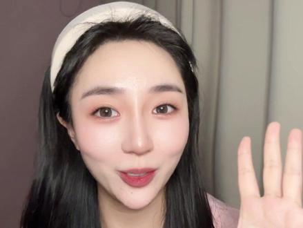 产后抑郁其实真的很多 如果你身边有产后妈妈的行为或言语让你觉得不舒服 请多给她一些包容 如果你就是一个产后妈妈 目前情绪不好 记得多给自己心理暗示 这都是产后孕激素骤然下降而导致的 不要怪自己 基本3-6个月后这些都会回归正常 只要宝宝健康长大 别的一切都没那么重要 要做一个健康快乐的妈妈才能当宝贝永远的后盾呀#日常唠嗑 #只有宝妈才懂吧 #产后抑郁