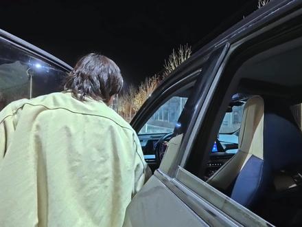 黄色的树林里分出了两条路 而我选择了人迹更少的一条#飞驰人生3转场 #转场 #acepro2运动相机 #内燃机的魅力 #张驰