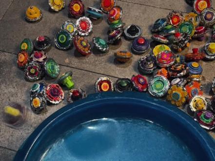 它的战意太强了! #陀螺 #陀螺对战