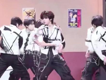 偶像为头像能有多拼?大型直男撒娇拉票现场 #穆祉丞 #张子墨 #张峻豪 #TF家族荣耀之战 #命苦