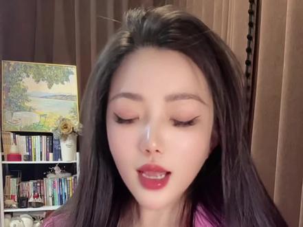 暧昧也好,恋爱也罢,男生主动转账,大大方方收下就好。不敢收就直白说要备注自愿赠予,不用扭捏矫情。男人本就爱试探装大方,别白白错过送到眼前的诚意。#恋爱 #女性 #内容过于真实