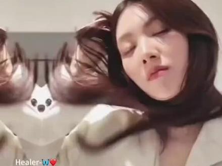 小情侣最近调情的称呼就是“Coco”
Ling🦮:“โกโก้(Coco)”的意思是“美女”
Orm🐱:“โกโก้(Coco)”是“超级帅哥”啦
都是在按照着对方说是吧
五月生日快乐#绘梦婚礼#linglingkwong #ormkornnaphat #泰兰德的夏天永不停歇
