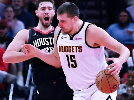 #杜兰特 #NBA #体育 #篮球 这样的申京才是火箭球迷的最爱,进攻果然,不粘球,利用自己灵活脚步晃动对手轻松得分,恭喜火箭108比99战胜灰熊,申京全场19投15中,高效轰下33分9篮板6助攻,杜兰特也轰下33分8篮板,未节申杜连线收割比赛,这样的战术多多出现,火箭才有希望冲出西部