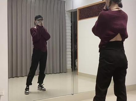 #好看z就对了 @林肯汽车陈浩南之歌,就应该坐在林肯汽车里拍,酷炫到位!#简单好学的舞 #7个夏舞蹈教学