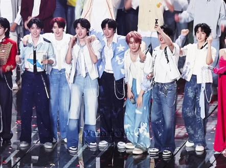 再冷漠无情的人看到这个视频都会落泪
#湖南卫视跨年演唱会 #时代少年团 #时代少年团永远在一起 #跨年倒计时 #演唱会现场