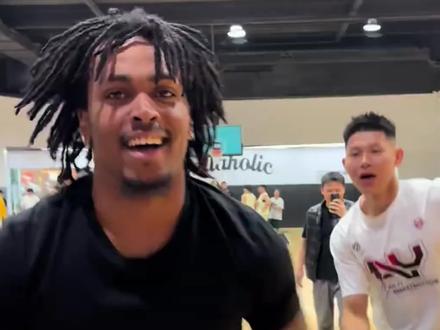 哈特回归街球圈,联手亚翰对阵李瑞、陈一帆#边打边说 #中乔FE4 #李瑞陈一帆vs哈特亚瀚