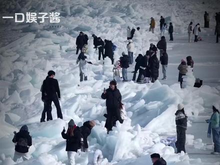 “旅行拍美照很正常,但千万别越过安全线啊”#安全第一 #警戒线不是摆设 #旅行 #喀纳斯驼颈湾