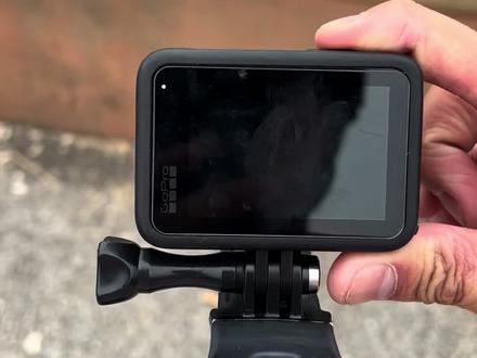 #gopro拍摄 #gopro 有朋友知道咋回事吗 录视频几秒就自己关机了 什么意思呢 电量还有一半多呀😥
