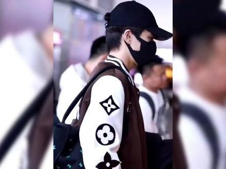 12.19国乒新情报:王楚钦再添顶级品牌代言,林高远一身奢牌 #王楚钦孙颖莎 #王曼昱林高远 #林诗栋蒯曼 #王艺迪陈幸同 #梁靖崑