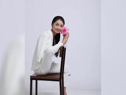陕西90后女孩杨佩,9岁失去双臂靠乞讨为生,如今她怎样了呢?