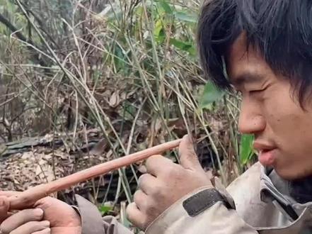 林北给女友做的发簪的去向 #荒野求生 #荒野林北