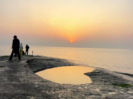我能邀请你一起来看日照的爱心海吗?#海 #日出 #日照