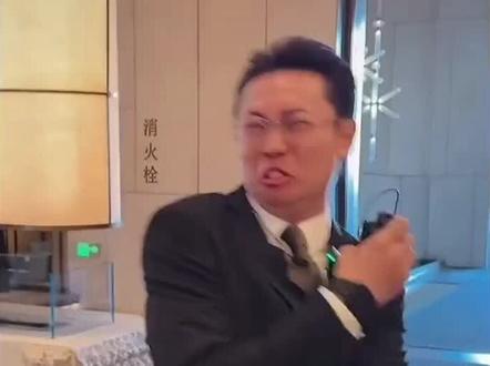 #周小闹
爱情没有得失,如果全世界都指责你,我带你去吃刘文祥#周小闹视频