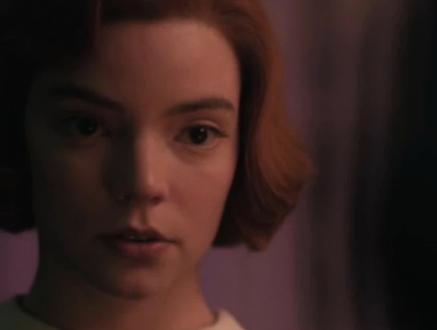 首输之后的沉沦,女王开始放纵自己,体会下棋之外的快乐~#女王的棋局 #后翼弃兵