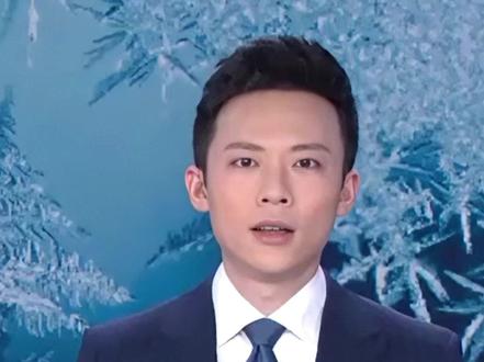 中央气象台今早(13日)发布大风大雾预警,部分地区有能见度不足200米的强浓雾。