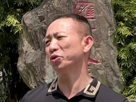 这位浏阳烟花出口商火了!回应全国各地网友接力喊话 “办法比困难多 中国才不怕”#浏阳烟花老板回应全国网友接力喊话 #浏阳烟花老板回应美国对等关税 #浏阳烟花 #世界烟花看浏阳 #美国关税