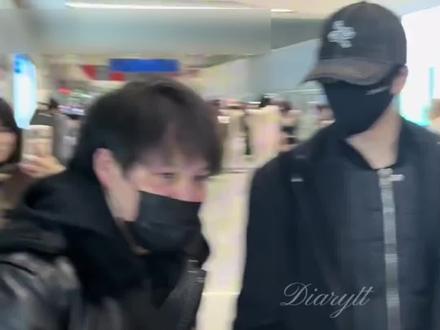 时代峰峻连助理都这么好笑#严浩翔#时代少年团#搞笑#追星#娱乐