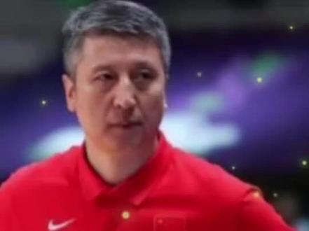 #篮球,中国男篮。#我在抖音聊篮球。#日本男篮大名单对战中国。 #我在抖音聊篮球。
日本男篮公布的世预赛大名单一共有16人,入选的人员有霍金森、柯克、小约翰逊-哈珀、原修太、渡边勇、金近廉、川真田纮也、幸树、富坚勇树、齐藤拓実、富永启生、佐木原辽、马场雄大、安藤誓哉、西田优大和渡边雄太。
从日本男篮公布的世预赛大名单一共有16人,入选的人员有霍金森、柯克、小约翰逊-哈珀、原修太、渡边勇、金近廉、川真田纮也、幸树、富坚勇树、齐藤拓実、富永启生、佐木原辽、马场雄大、安藤誓哉、西田优大和渡边雄太。
渡边雄太的回归以及小约翰逊-哈珀的加盟,再加上两名归化球员霍金森和柯克的在列,可以说日本男篮整体实力比上一期要厚实不少。
尤其是渡边雄太的回归,直接将日本男篮从亚洲二流球队拉回到了亚洲顶级。要知道,渡边雄太是亚洲唯一NBA级持球锋线,出色的身体天赋、扎实的基本功以及2.06米的身高,是一名能突、能投、能抢和能传的球员。
2026年2月26日
比赛性质:客场作战
地点:日本冲绳体育馆
开球时间:18:05(北京时间)
赛事阶段:第二窗口期关键战,中国男篮需争取胜利以扭转小组不利形势