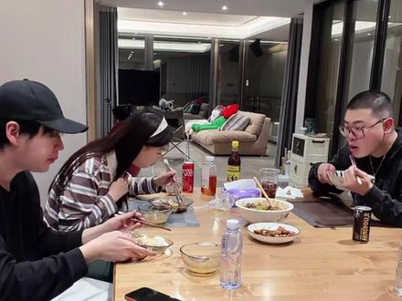 大米饭跌落神坛
#王男#王广#吕严#食不言#直播