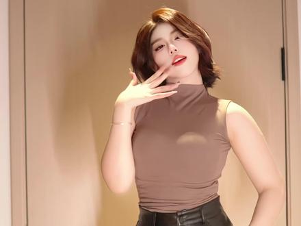 小皮裙 大波浪#妈咪摇 #野狼disco #皮裙