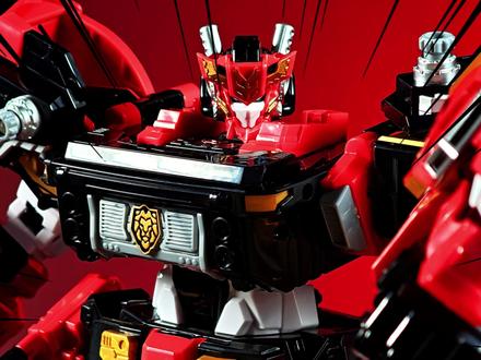 烈狮火警!!!合体他来了!!! 万众期待的合体,他终于来了!!!#炫卡斗士 #迷你特工队 #玩具