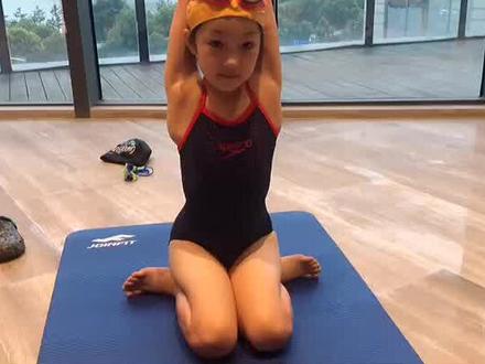 进阶版蛙泳压腿姿势-改善踝关节灵活度#游泳