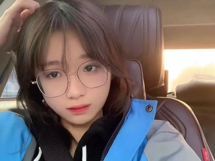是不是所有爸爸都喜欢乱动女儿手机啊啊啊!#帅哥