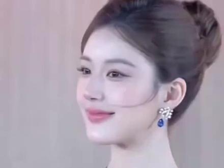 做那个不被定义的自己!未来的路只会更好!#赵露思 #宝格丽 #上城士 #时尚