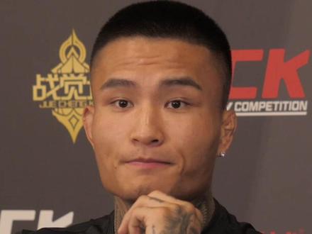 #jck #jck战觉城 @黑馬 李凯文聊到自己参加战觉城比赛的原因,他希望可以跟更多的国内高手平运动员较量 你希望看到他跟谁来一场?