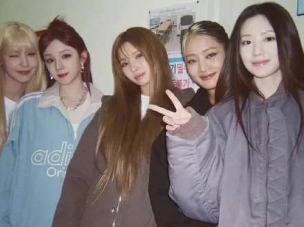 疑似fs没招了吧?!#idle #idle回归 #idle三代应援棒 #mono#xualy^ 死cube你见过应援棒吗?@抖音小助手