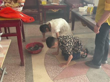 河南农村小孩过12岁生日,买鱼买肉磕头放炮,一整套流程,真稀奇 #习俗 #过生日要有仪式感